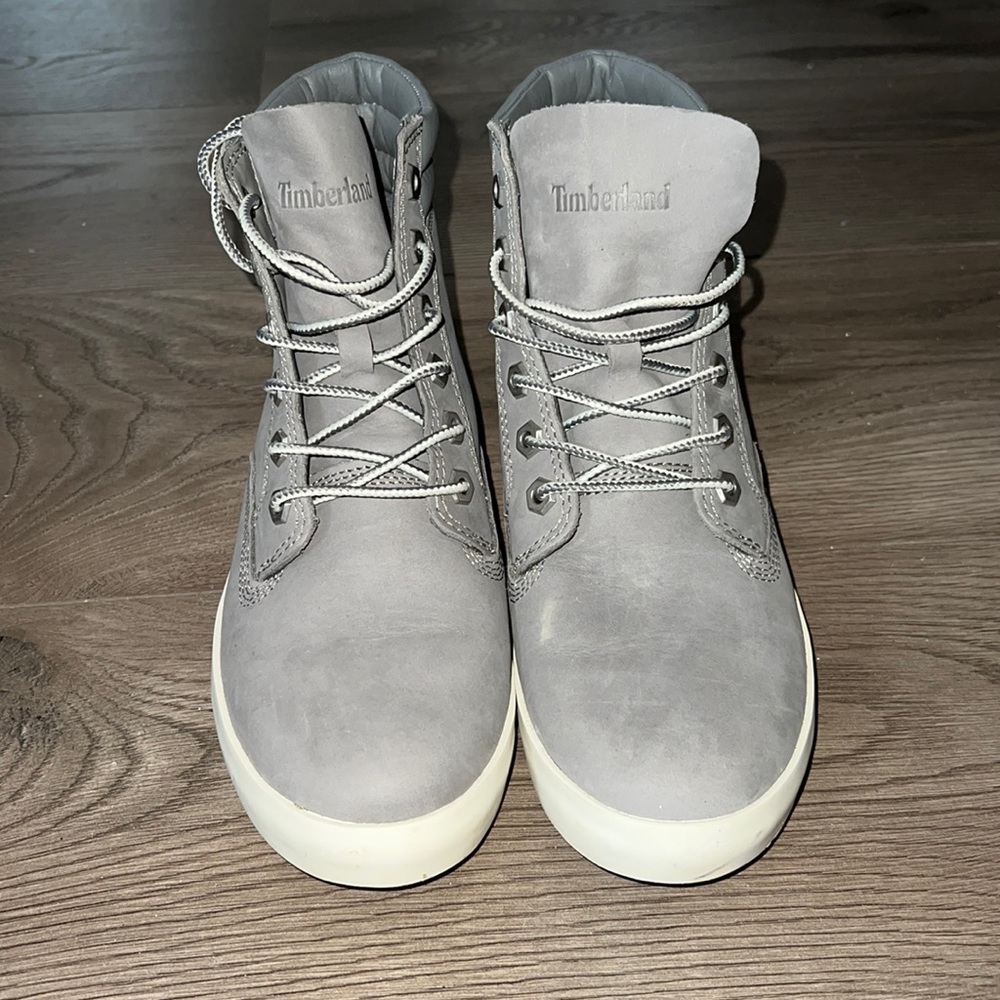 BARELY WORN grey timberlands.